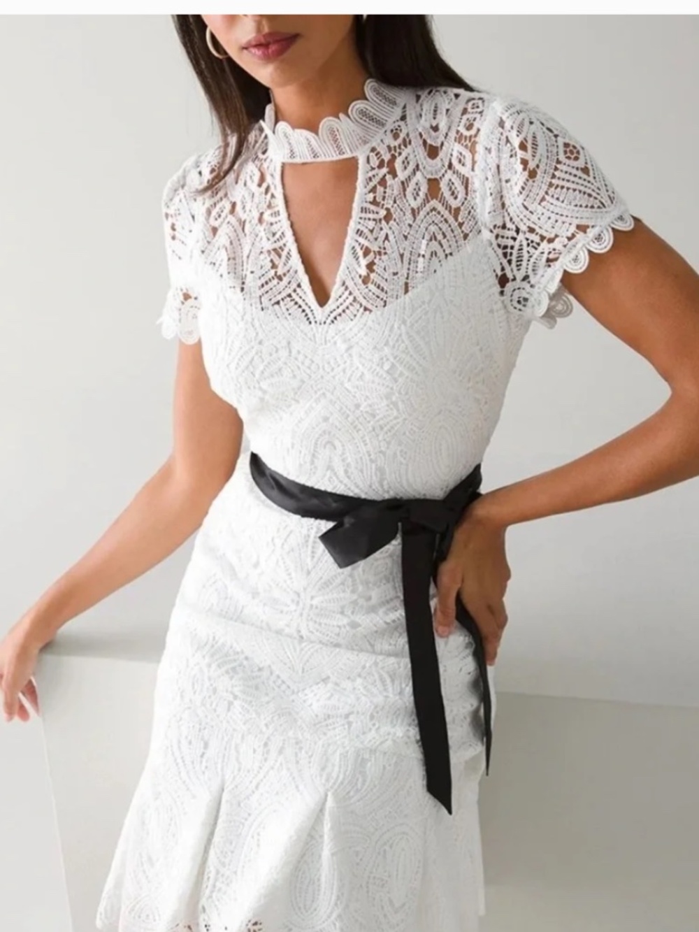 NWT. White House Black Market Short Sleeve Lace Dress With Black Sash size 8